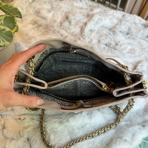 Rebecca Minkoff Swing Convertible Bag - Chanel Vibes! 💅 - Picture 9 of 16